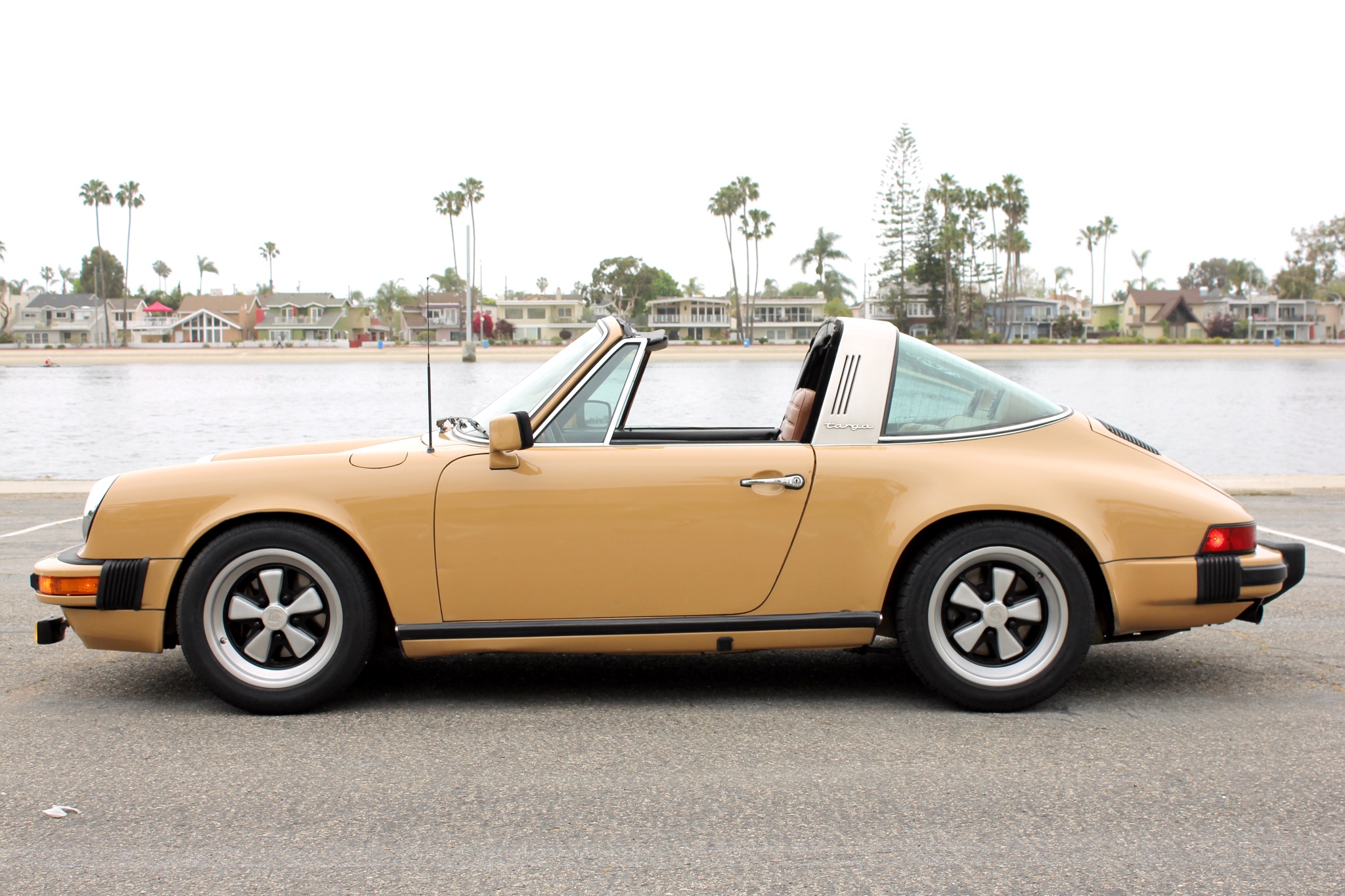 Cashmere Beige | Porsche Colors