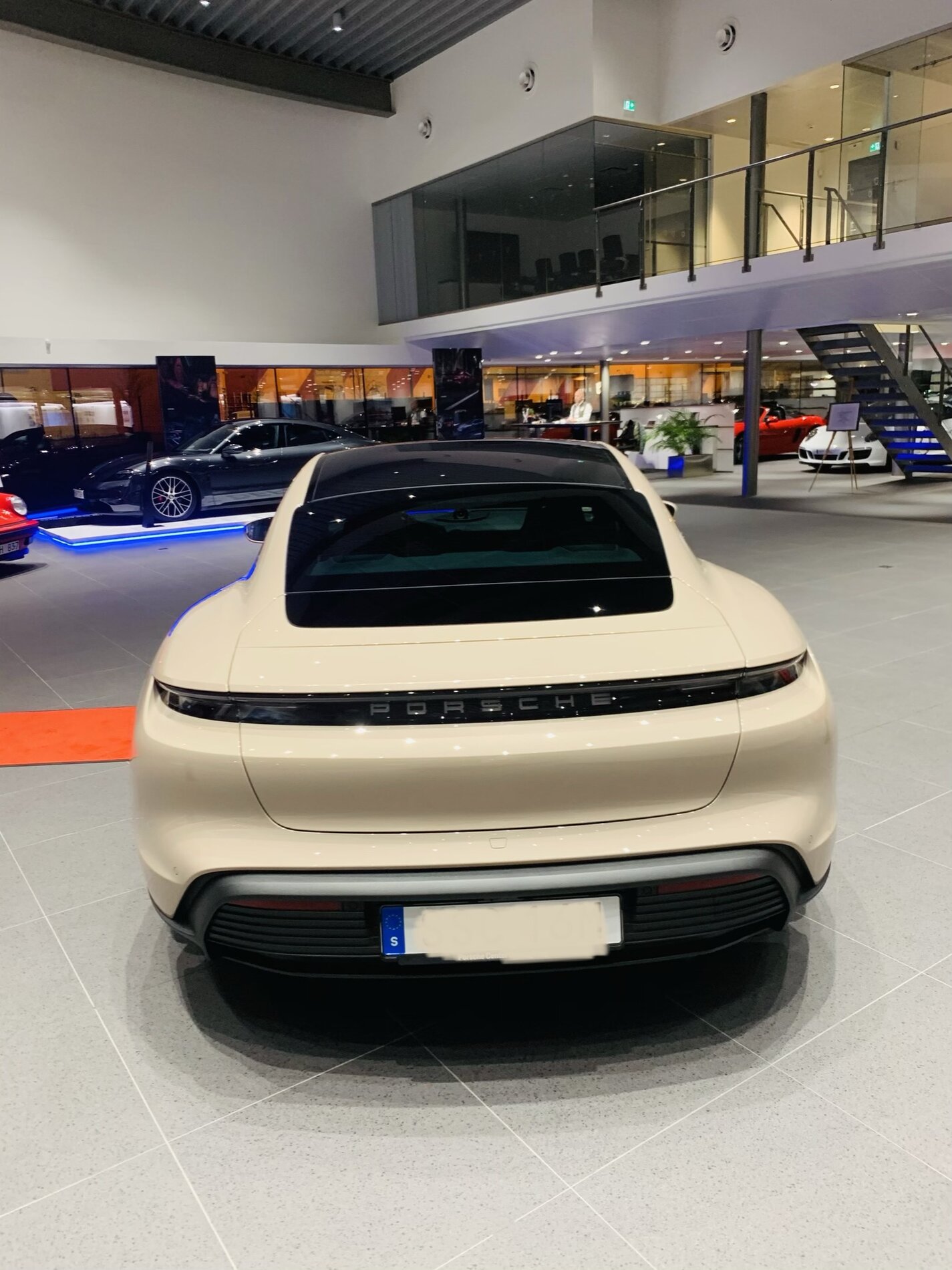 Coffee Beige Metallic Porsche Colors